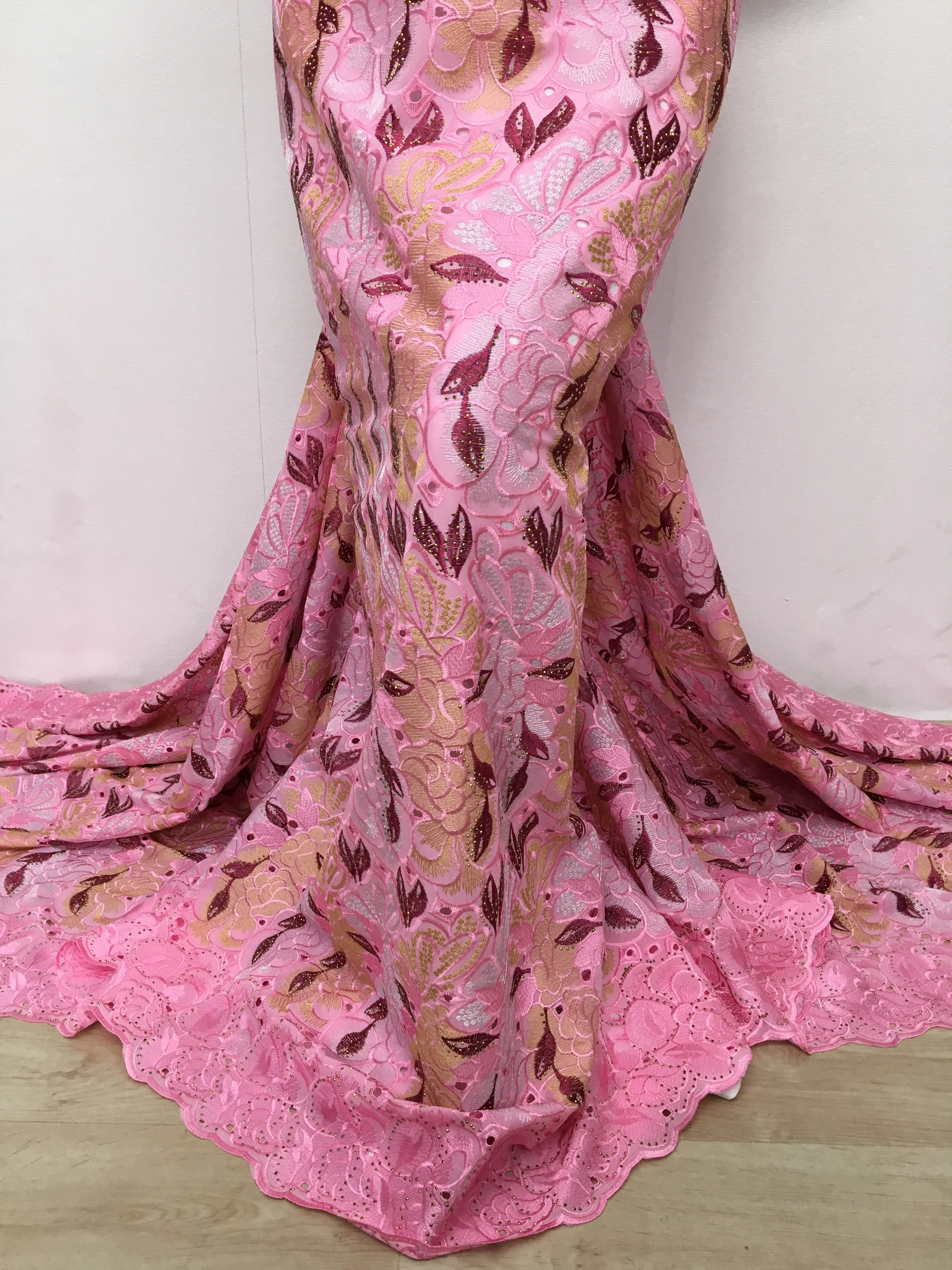 Latest Nigerian Cotton Lace Fabric 2025 High Quality Embroidered Swiss Luxury Lace Fabric African Evening Dress for Women A4280