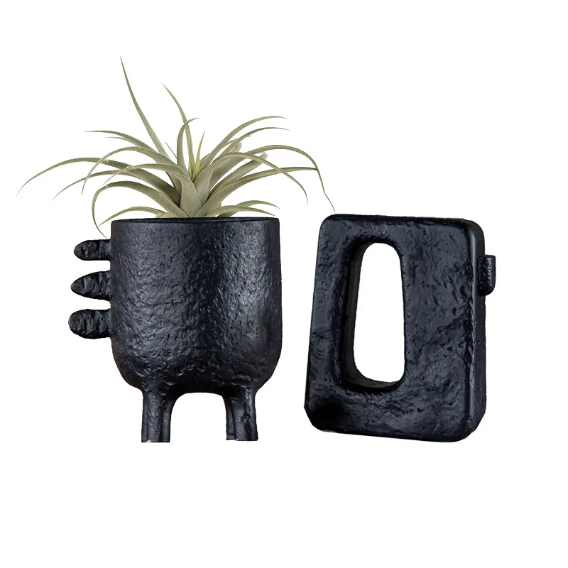 

Black abstract flower device, desktop creative resin craft ornament in the model room, simple vase