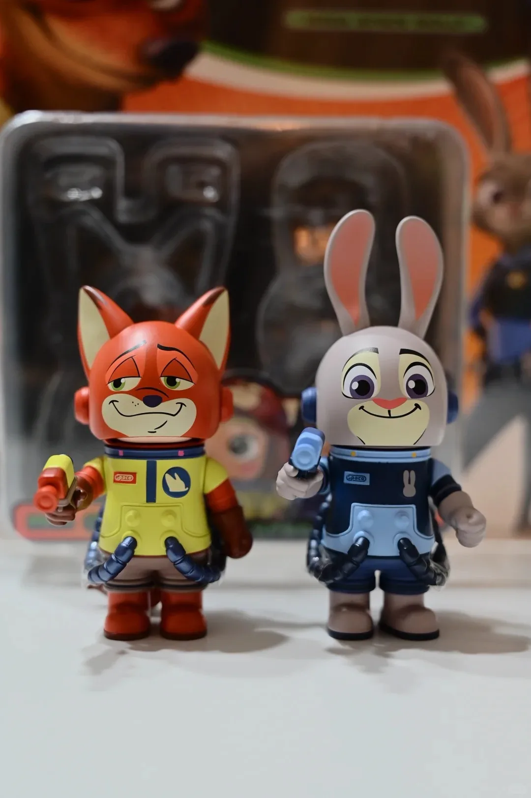 

POPMART натуральная SPACE MOLLY 100% фигурки Zootopia Nick Judy, модные украшения, кавайные модные игрушки-сюрпризы на складе