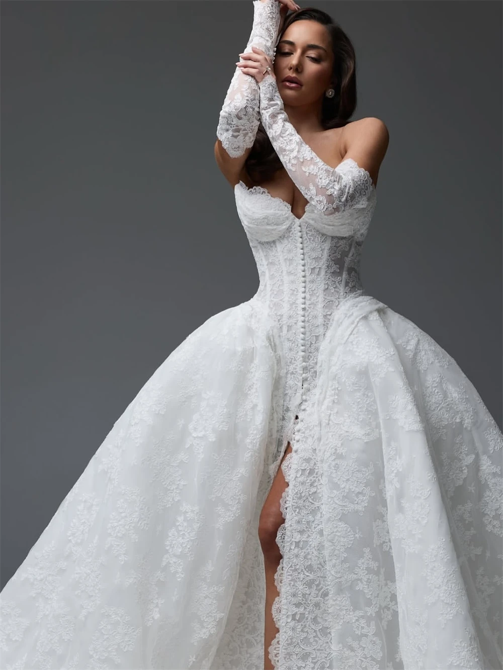 

Customized Graceful White Lace Bridal Gowns Classic Sweetheart Sleeveless Wedding Dress Soft A-Line Court Train Vestido De Novia