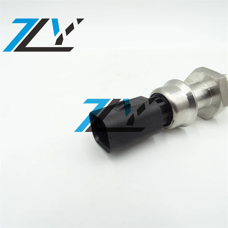 RE537636 Temperature Sensor is suitable for 7230R 7250R tractors 310K 315SL 410K 605K loaders 550K 700K bulldozers