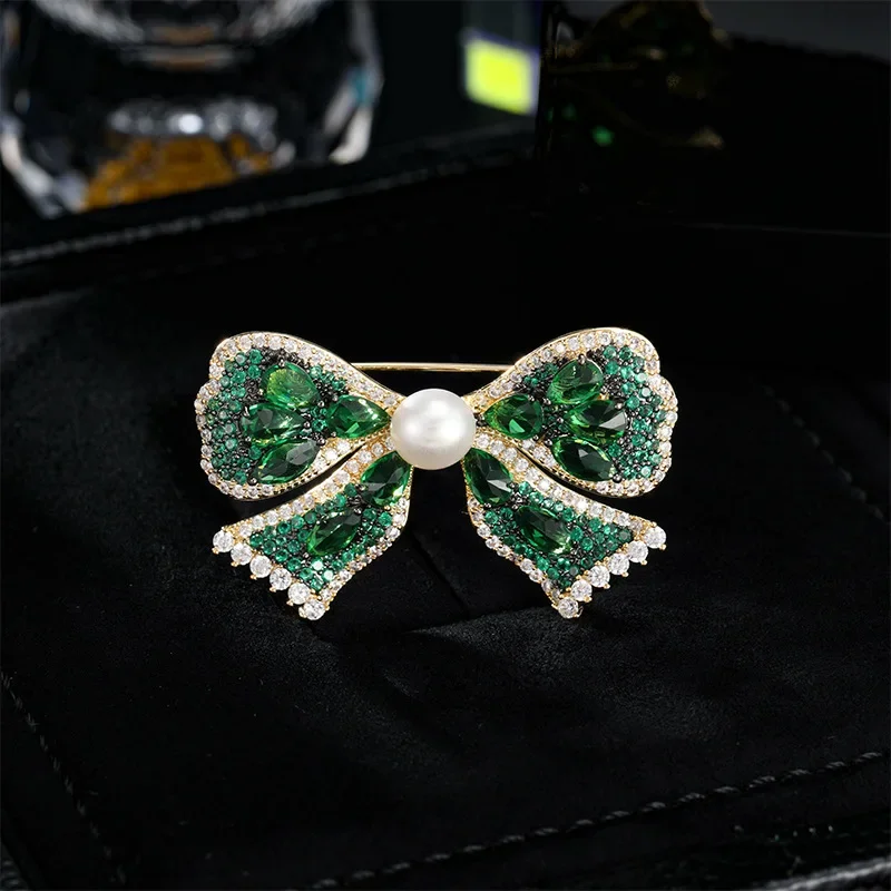 

2025High-end natural freshwater pearl brooch, elegant and luxurious suit coat, and bow brooch accessories
