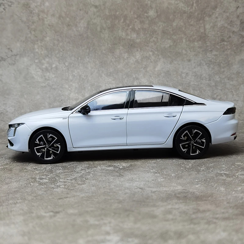 1:18 scale Peugeot 508L PEUGEOT new 508L Model 2023 Car model metal Car model static decoration Personal collection of holiday