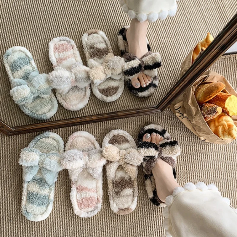 

Women's Winter Adorable Flats Furry Slippers Fashionable Versatile Fleece Lined Anti-Slip Comfortable Indoor-Outdoor House Shoes