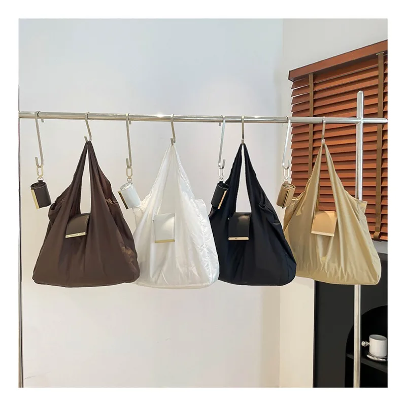 Mini Keychain Tote Bag Large Capacity Eco-Friendly Foldable Shopping Bag Key Ring Outdoor Expandable Reusable Supermarket Bag