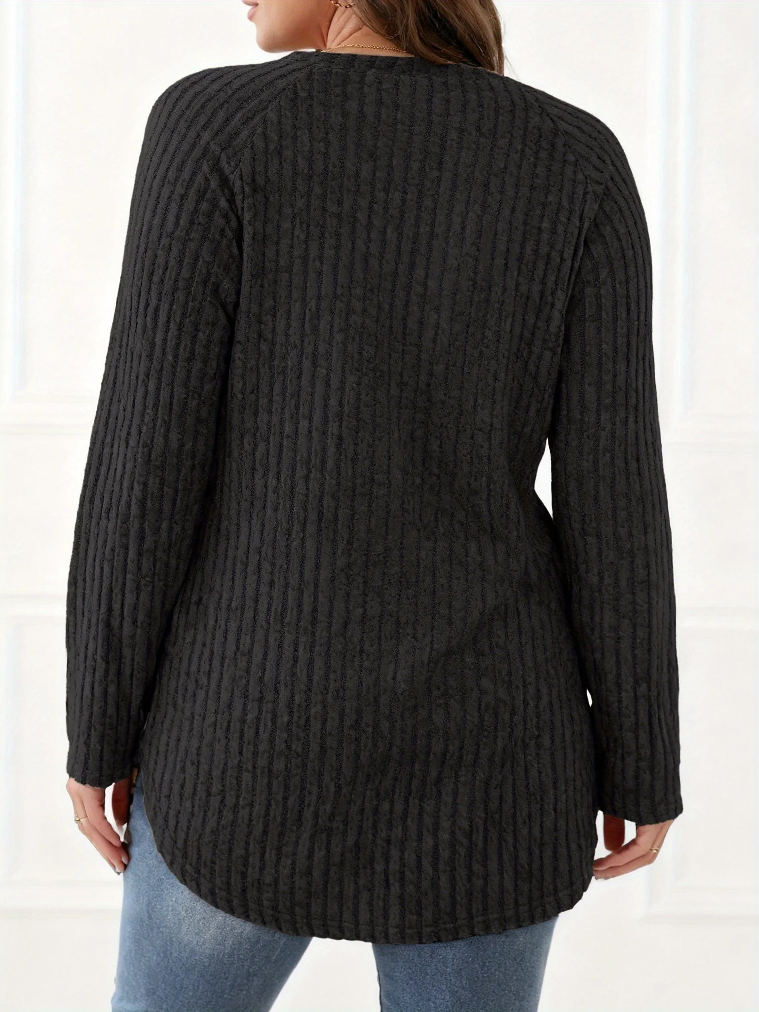 Gemütliches Plus-Size-Langarmshirt für Damen mit Rippenmuster für mühelosen Stil und Komfort – Detail 2