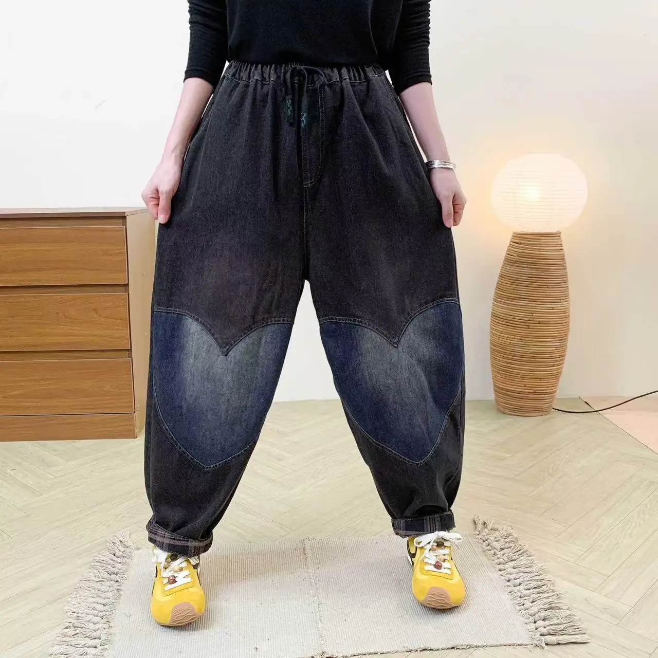 

Vintage Casual Jeans Spring Elastic Waistline Women Pants Loose Applique Harem Jeans For Women
