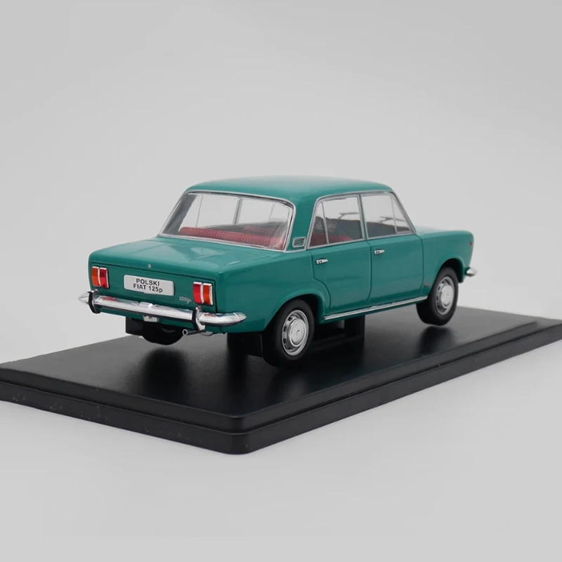 IXO Diecast 1:24 Scale Polski Fiat 125P 1970 Alloy Classic Car Model Finished Product Simulation Toy Collection Static Model