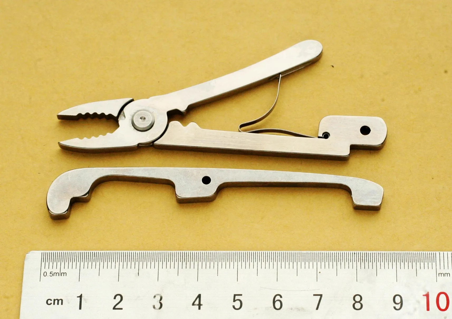 

1 Piece Replacement Pliers with Back Spacer for 91mm Victorinox Swiss Army Knife