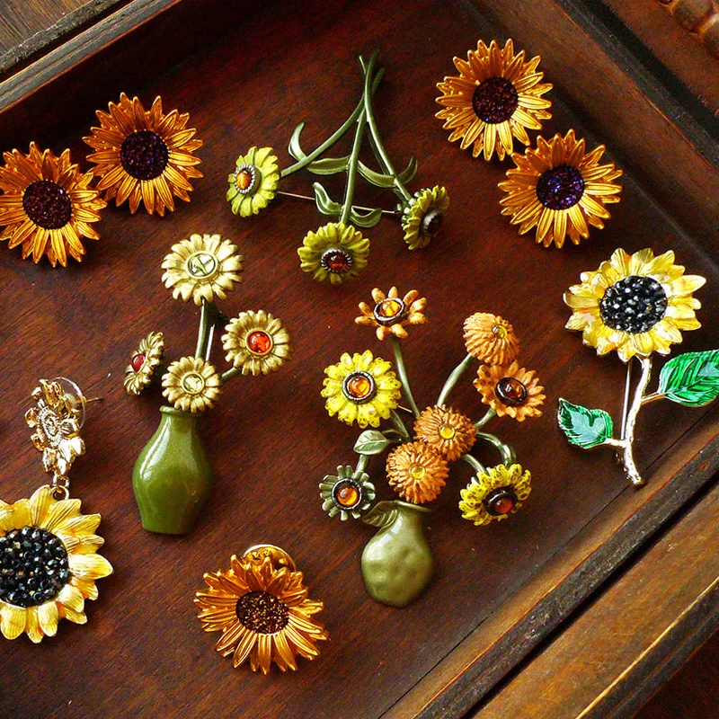 Retro Sunflower Shaped Enamel Brooch Antique Vintage Yellow Flower Pins Brooches Woman Party Jewelry