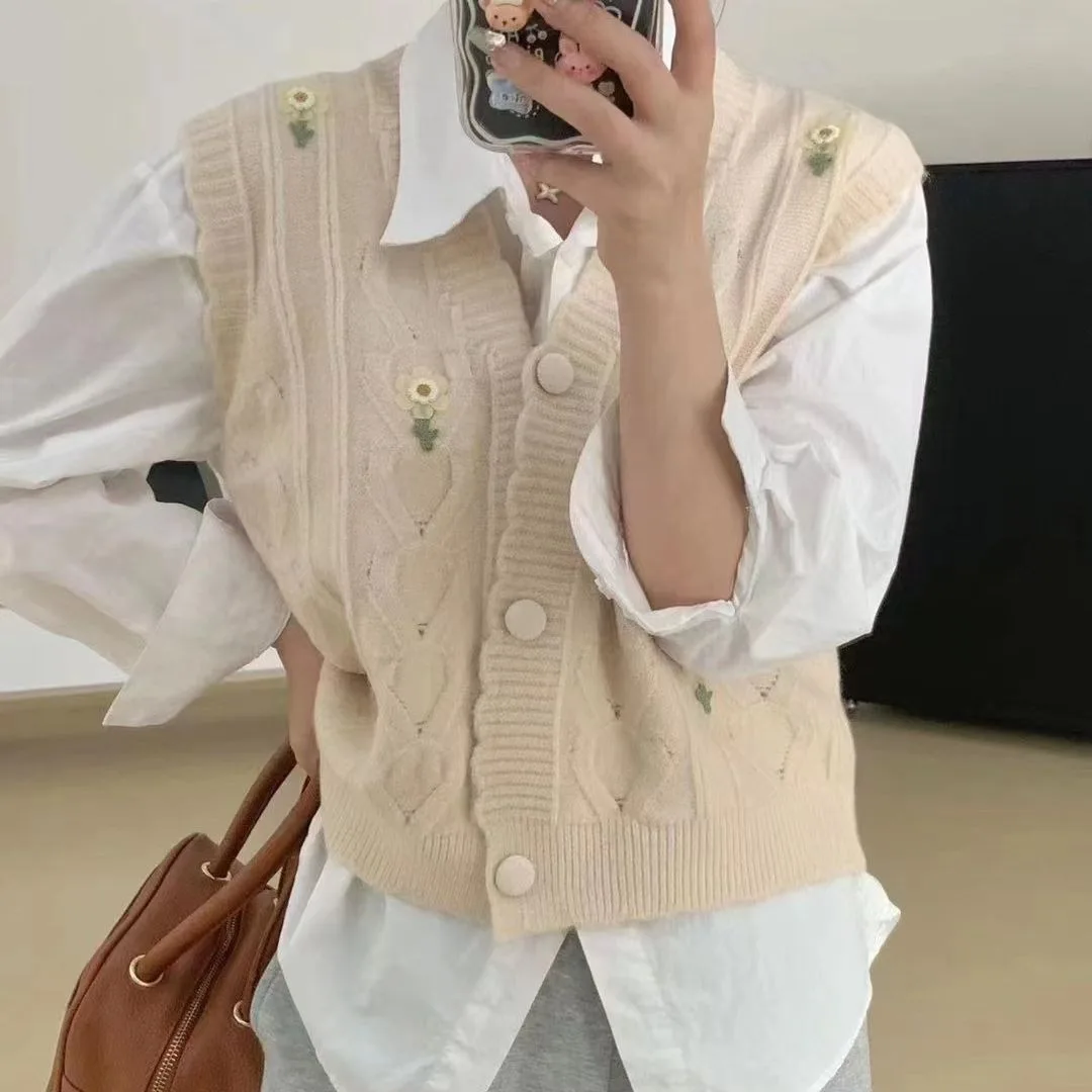 

2024 Women's Fashion Three-Dimensional Small Flower Single-Breasted Knitted Vest Autumn New Sweet Fresh Vest
