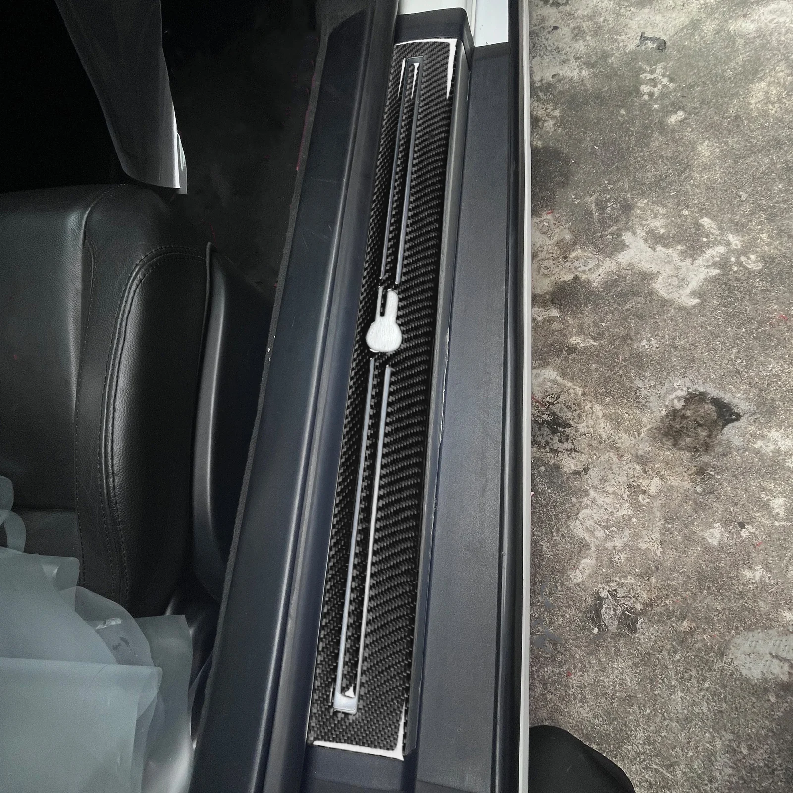 Real Carbon Fiber Car Accessories Door Sill Trim Cover Soft Sticker For Jaguar F-type 2013 2014 15 16 17 18 19 20 21 22 23 24