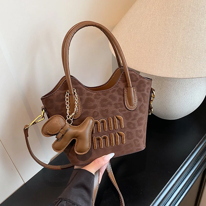 

2025 Niche Crossbody Bag, Casual Bucket Purse for Women, Vintage Shoulder Tote, Minimalist Day-to-Night Bag, Textured Sling Bag