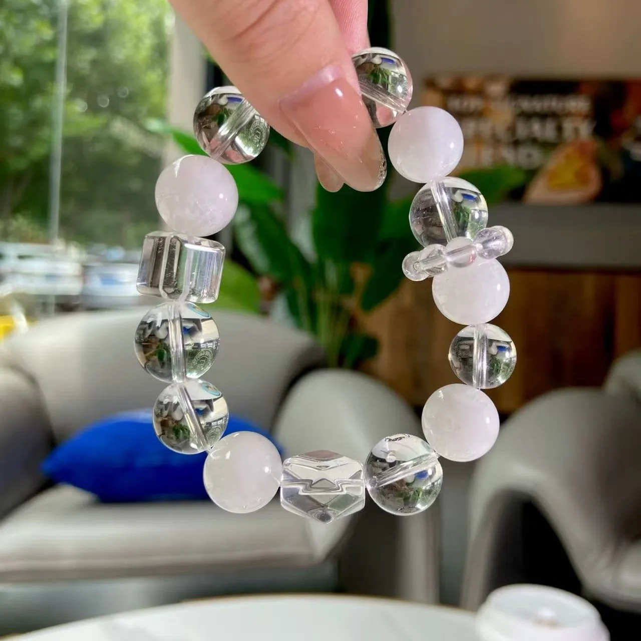 

Natural Crystal Bracelet, White Crystal, Snowflake Ghost, Women's Light Luxury Fashion Bracelet