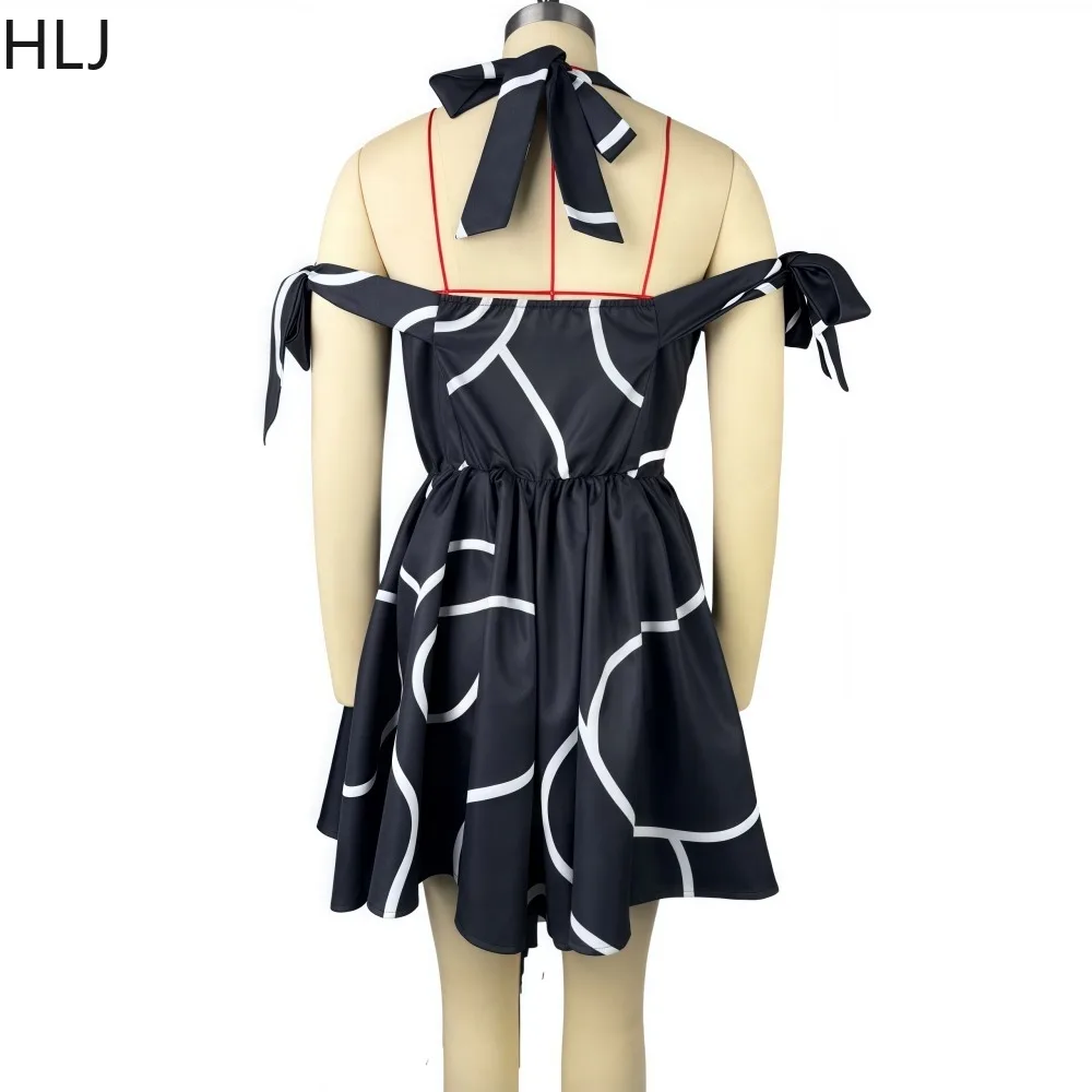 فستان قصير ضيق مطبوع على الموضة من HLJ فساتين نسائية مكشوفة الأكتاف بدون ظهر ملابس خروج نسائية لصيف 2025