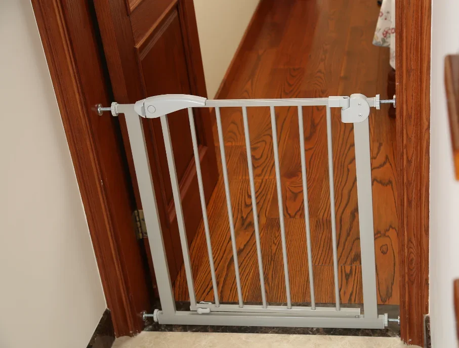 Best Easy-to-Install Kids Safety Protection Baby Gate for Stairs Protective Barrier Fence Baby Supply