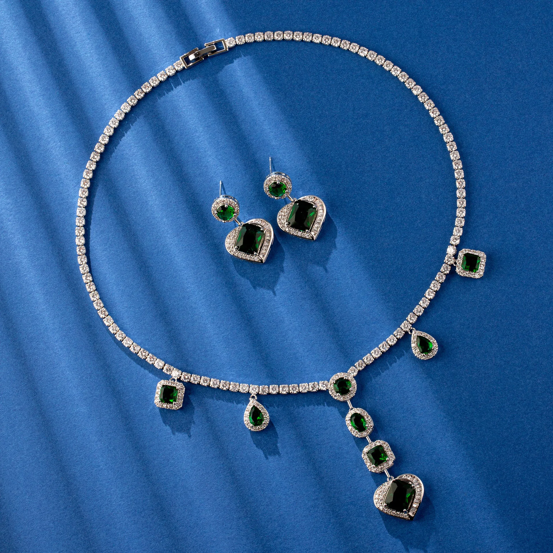 

Оригинальный дизайн рубинового цвета ​ ​ Ожерелье с подвеской в виде сердца, креативное персонализированное хип-хоп ожерелье, серьги + комплект ожерелье и серьги, инкрустированные цирконами