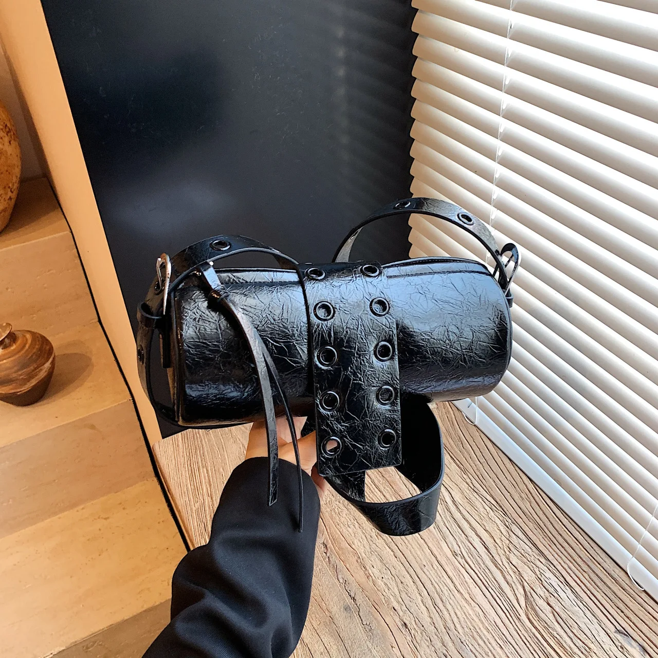 2025 Herbst neue vielseitige Zylindertasche Damen Vintage High-End-Nischen-Schulter-Unterarm-Luxus-Geldbörse