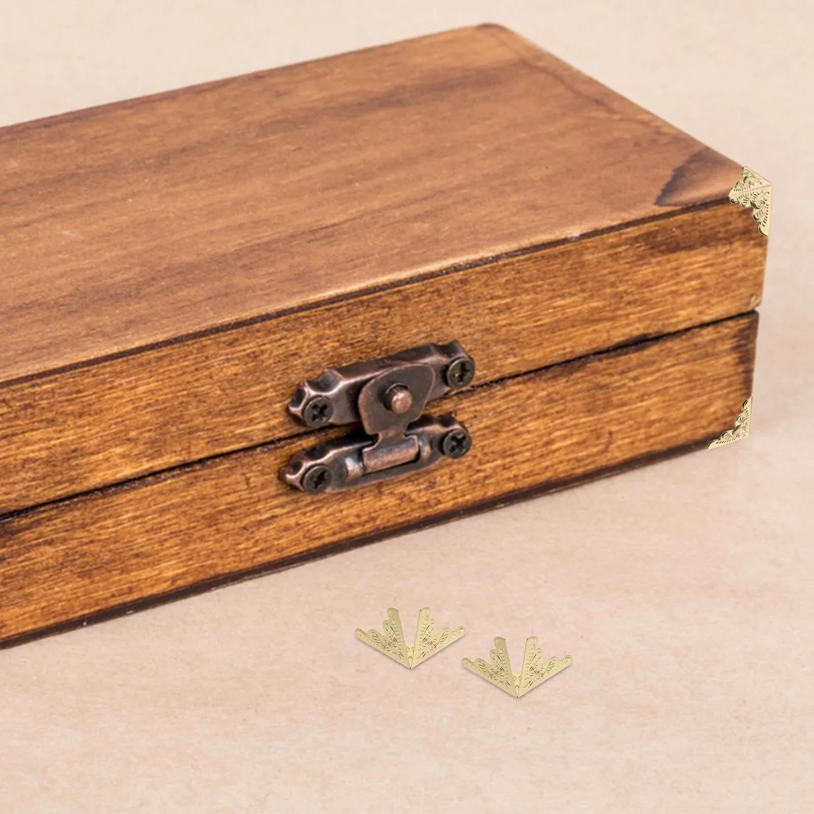 ตัวป้องกันมุมแบบวินเทจ 100 ชิ้น ตัวป้องกันขอบกล่องเหล็ก ฝาครอบตกแต่งสำหรับตู้ ตู้เก็บของ เฟอร์นิเจอร์ ป้องกันกล่องไม้