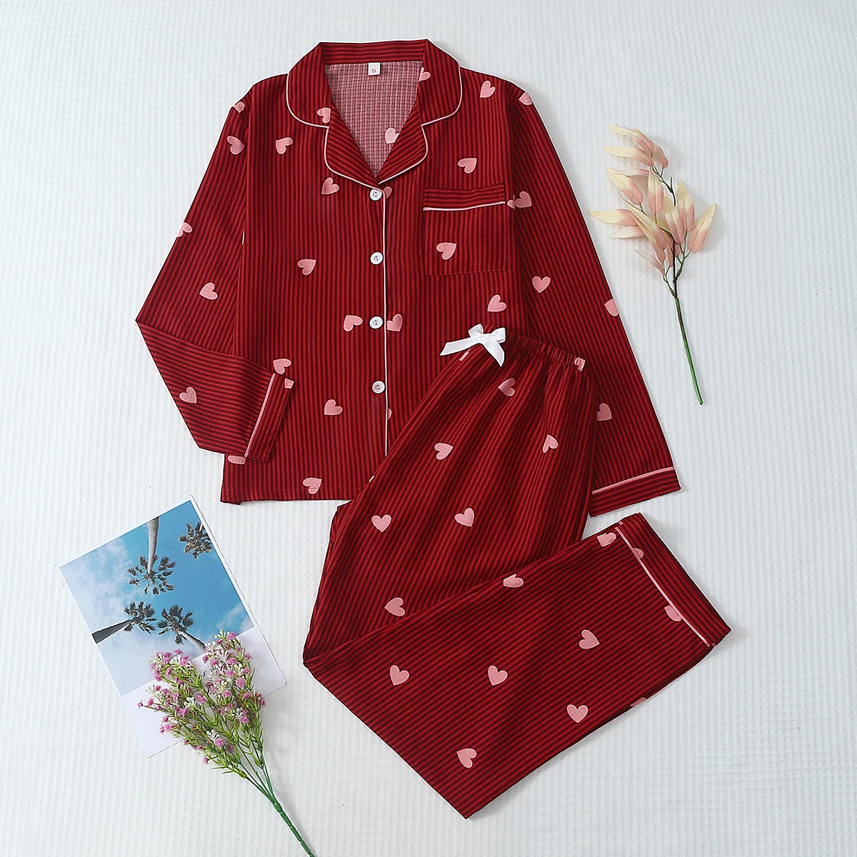 Two-Piece Set of Comfortable Striped Heart-Print Button-Down Top and Bow-Knot Trousers, Women's Pajama Loungewear Set Suitable for Home Use