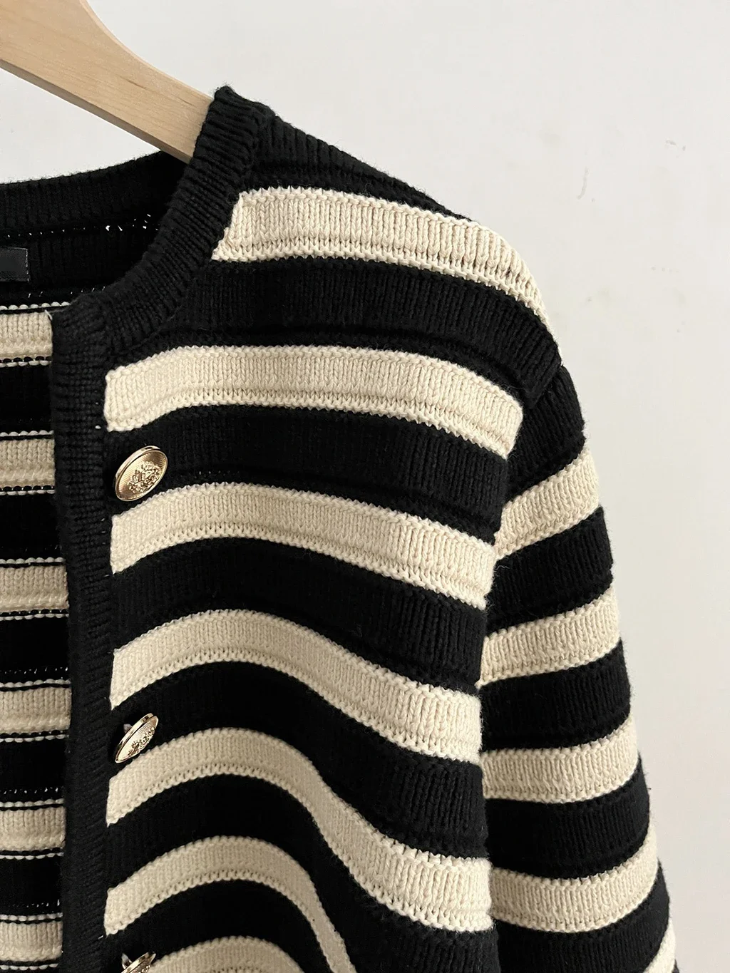 2025 New Fashion Spring Autumn Striped Knitted Sweater Slim Simple Casual Versatile Cardigans Coat Female Tops Chic