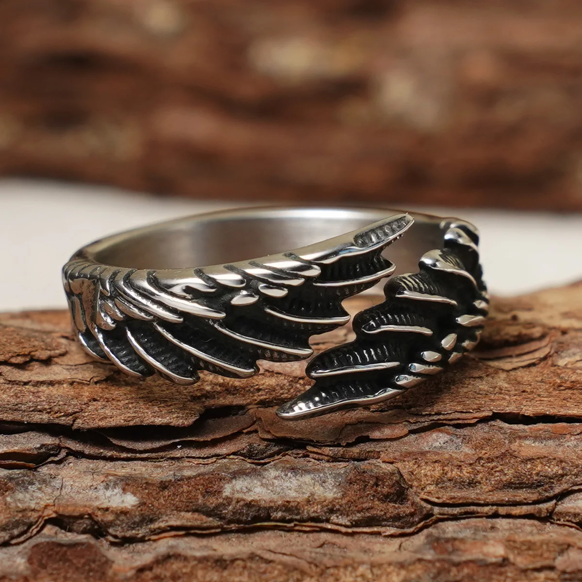Vintage Herrenring mit gealterten Engelsflügeln, offener Feder-Ring aus 316L Edelstahl, perfekt für den täglichen Gebrauch, Partys und als Geschenk. – Detail 2