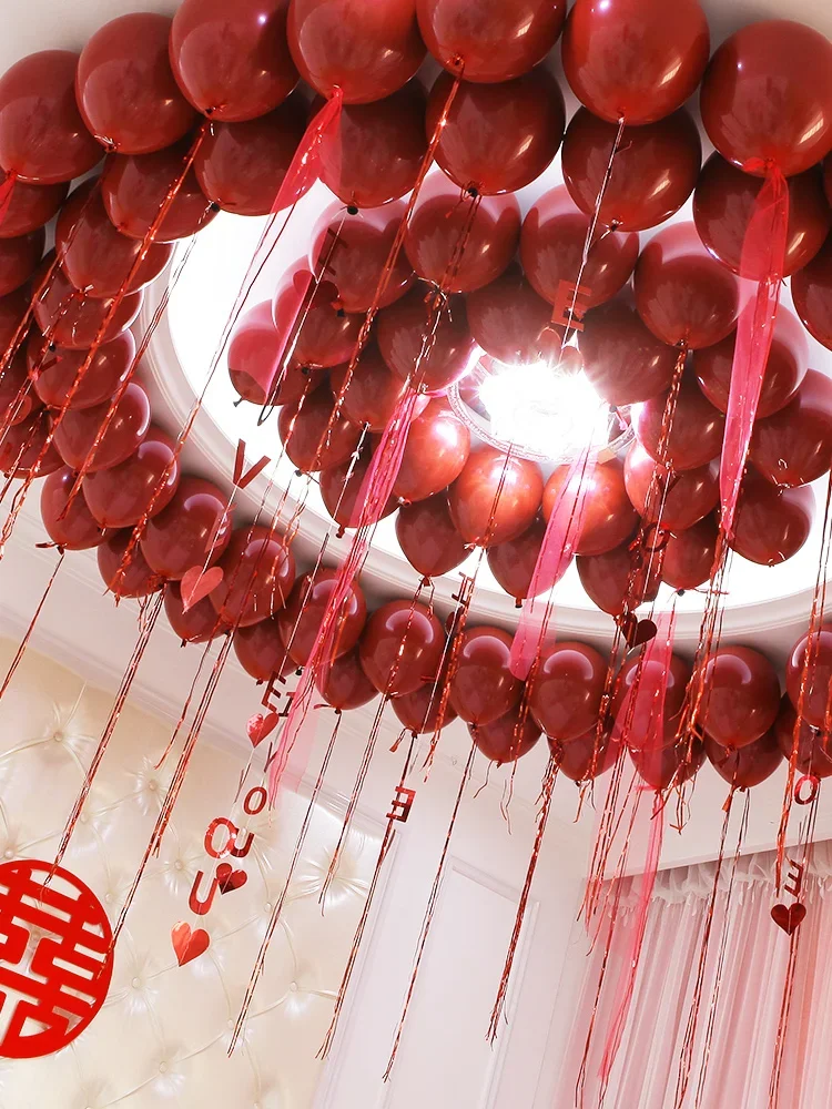 Newly married romantic creative ceiling balloon wedding room decoration  bedroom new house layout set scene