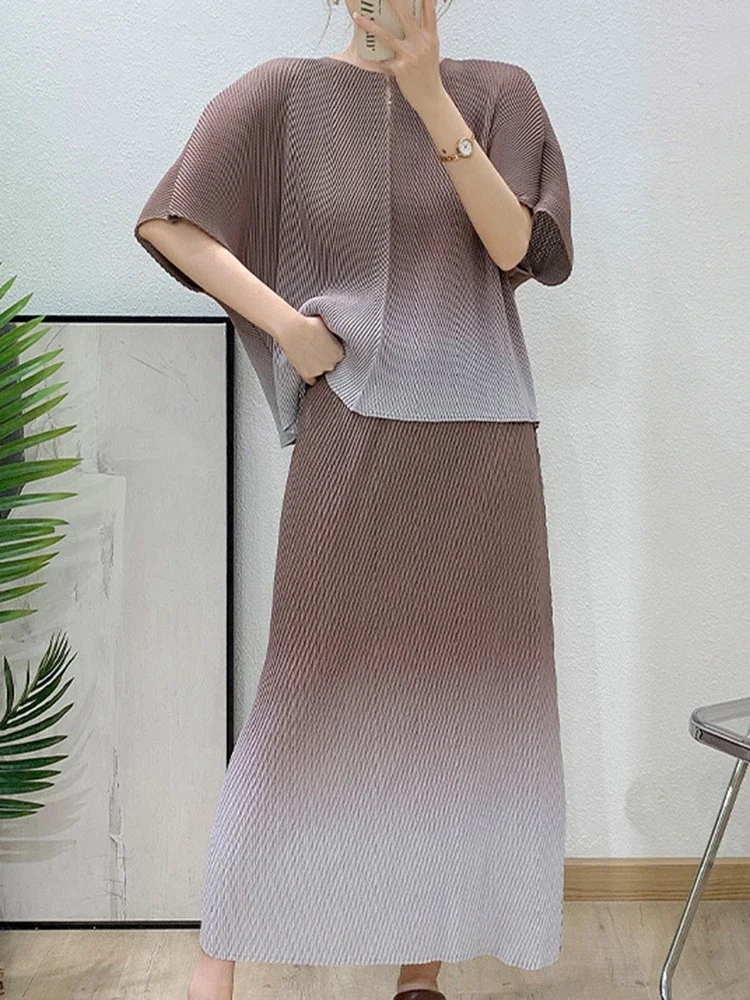 

Miyake 2025 Summer New Tide Pleated Fashion Casual Loose Gradient Colour Women's Suit Elastic Waist Skirt Women Two Piece