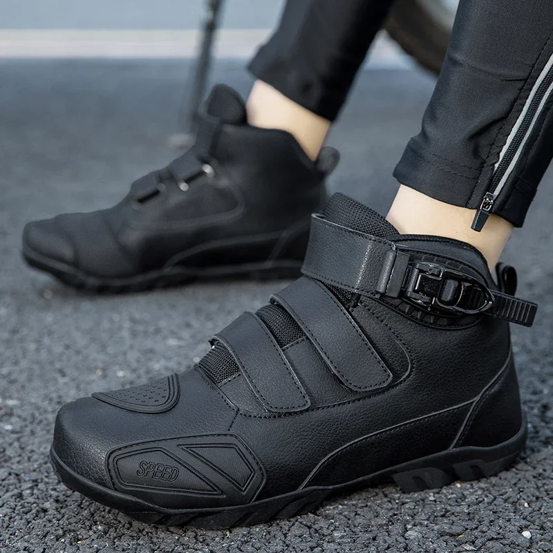 Botas de moto de corrida tornozelo comprimento sapatos 2024 novas botas de motocicleta dos homens de couro motos respirável anti deslizamento resistente ao desgaste pilotos