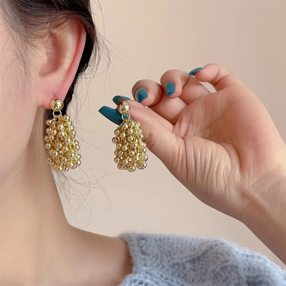 Vintage Metal Round Ball Beaded Tassel Earrings for Women European American Personality Exaggerated Fashion Jewelry Gift