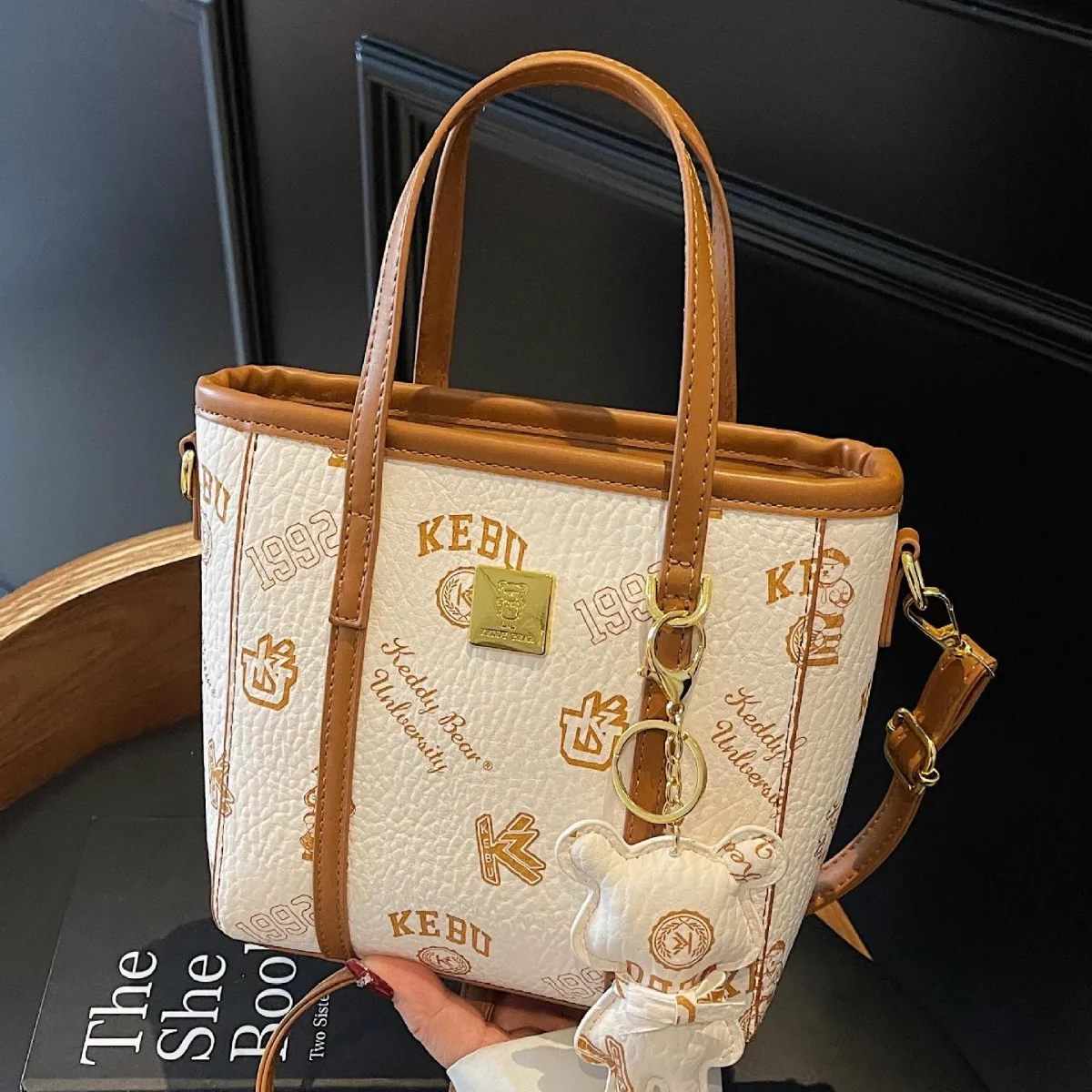 

2025 New Korean Cartoon Women's Bucket Bag - Niche Trendy Fashionable, Handheld Shoulder, Versatile