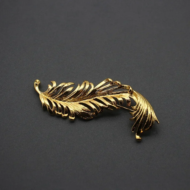 Damascus Gold Feather Brass Plated with Real Gold Three-dimensional Accessories Costume Jewelry Brooch