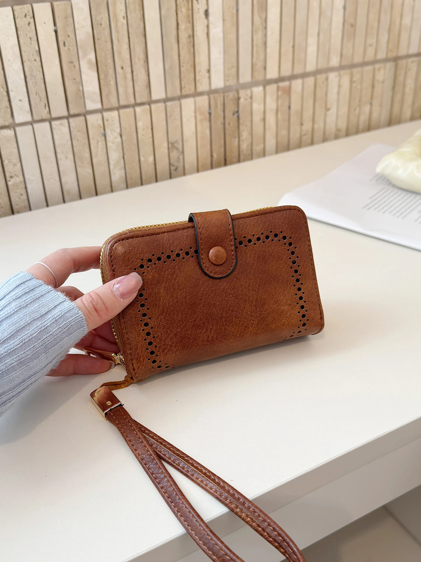 Ladies Short Large Capacity Wallet Elegant Card Holder Two-In-One High-End Anti-Theft Brush Money Clip Document Cover
