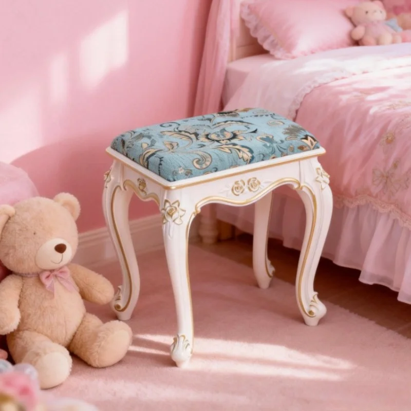 

Экологичный домашний пуф-табурет с мягкой тканевой подушкой, современный и элегантный, для небольших помещений, гостиных и квартир.