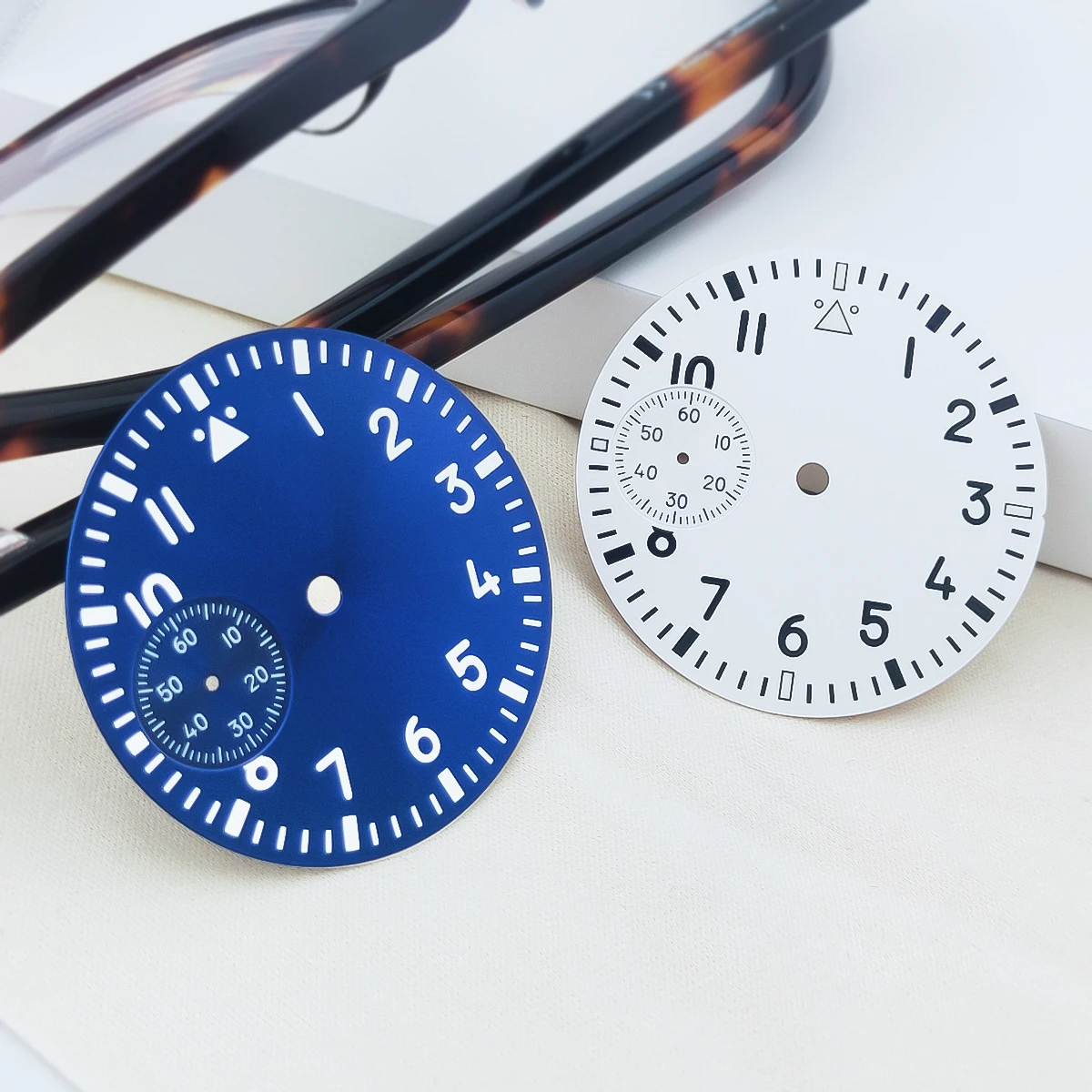 37mm dial watch accessory with luminous function, designed in a pilot style compatible with ST3600 movement