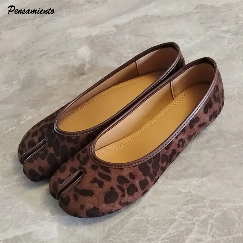 

Модные женские балетки с леопардовым узором и разделенным носком, весна-лето, повседневные прогулочные лоферы на мягкой подошве для ленивых, обувь для танцев для девочек