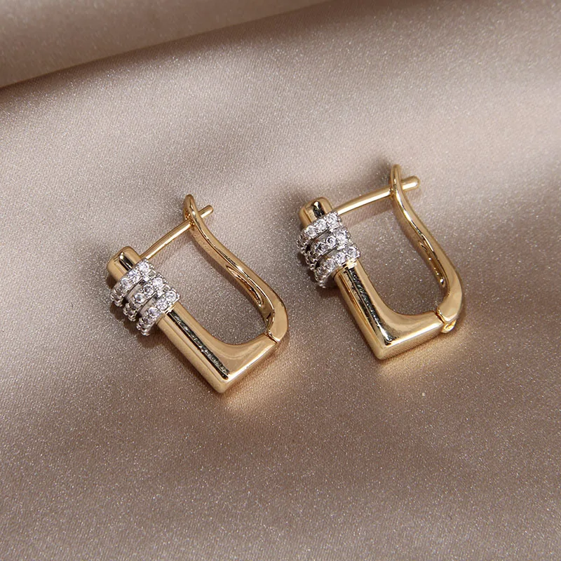 Fashion Brand Jewelry Crystal Geometric Delicate  Earrings Luxury Zirconia Hollow Stud Earrings for Women