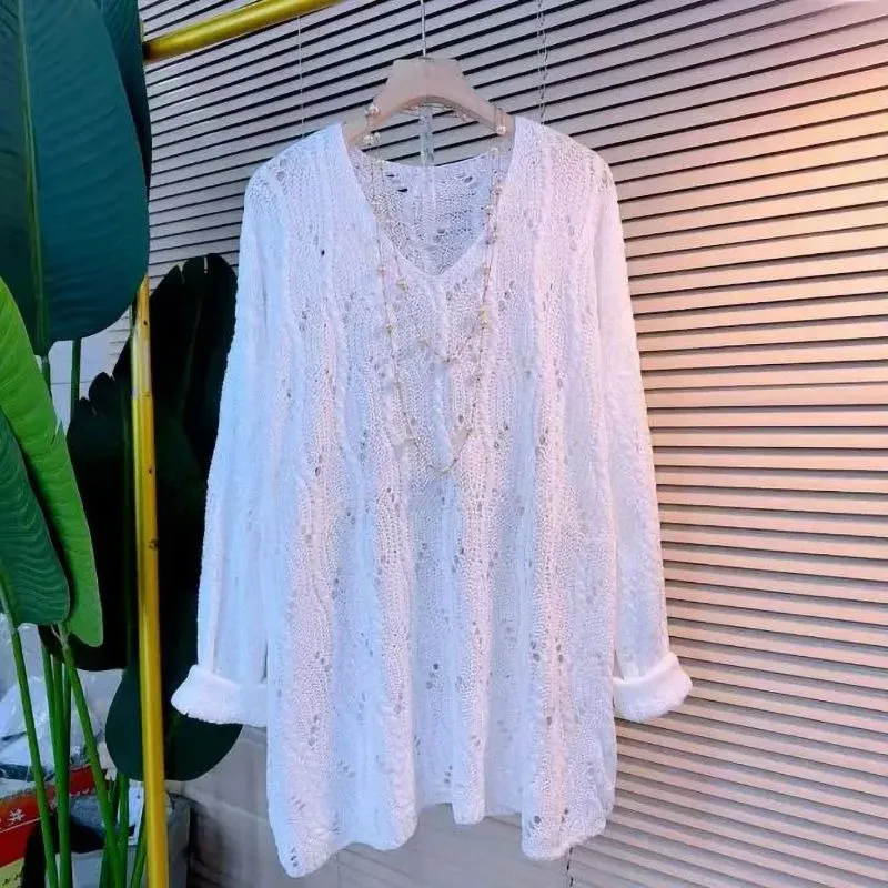 2025 Early Autumn New Niche Temperament Versatile Loose V-neck Long-sleeved Hollow Out Knitted Sweater Pullover Top