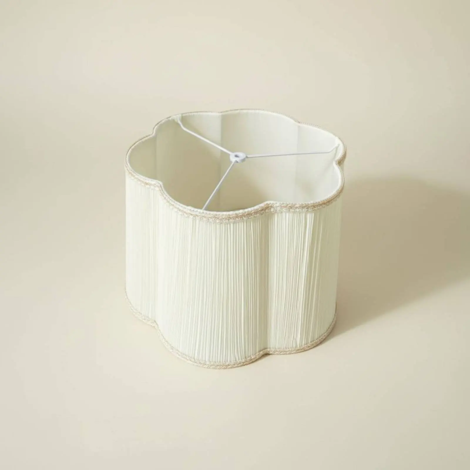 

Beige Scalloped Lamp Shade Decorative Flower Lampshade Petal Lampshade Rustic Design Home Lighting Soft Light for Living Room