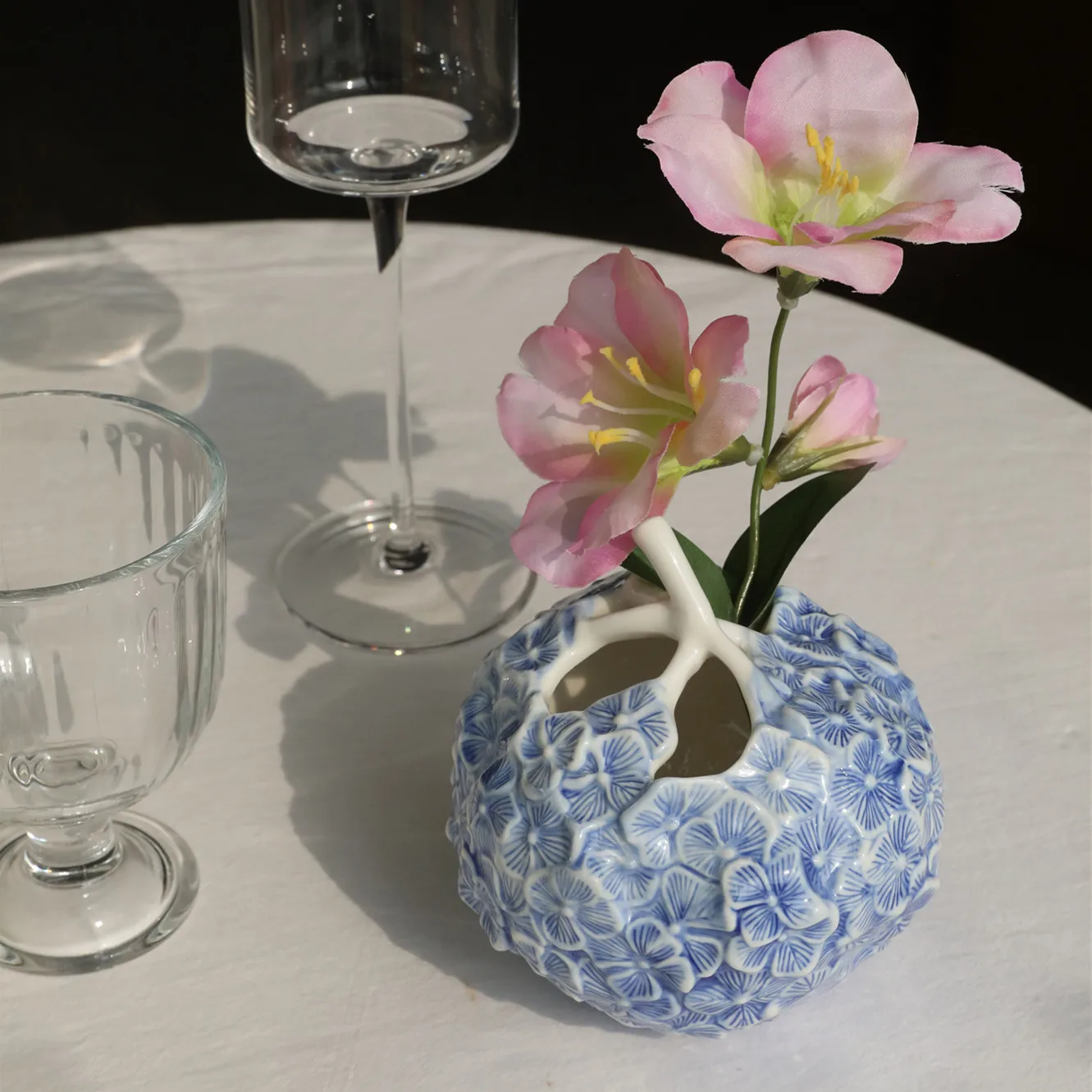 Hydrangea Heavy Industry Hand-drawn Relief Small Vase Blue Pink Flower Arrangement Ornament Vintage Desktop Decoration