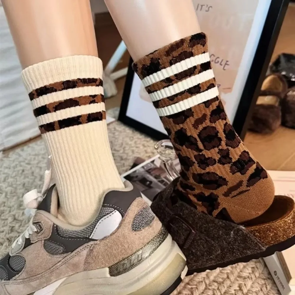 Retro Striped Pattern Crew Socks Soft Fabric Comfortable Fit Sports Socks Leopard Print 4 Pairs Pack Casual Socks Fall Winter