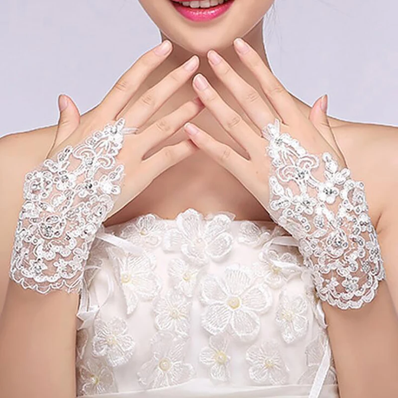 New Women Short Gloves Sweet Exquisite Fingerless Lace Glitter Gloves Wrist Length Solid Color Elegant Bride Lace Appliques