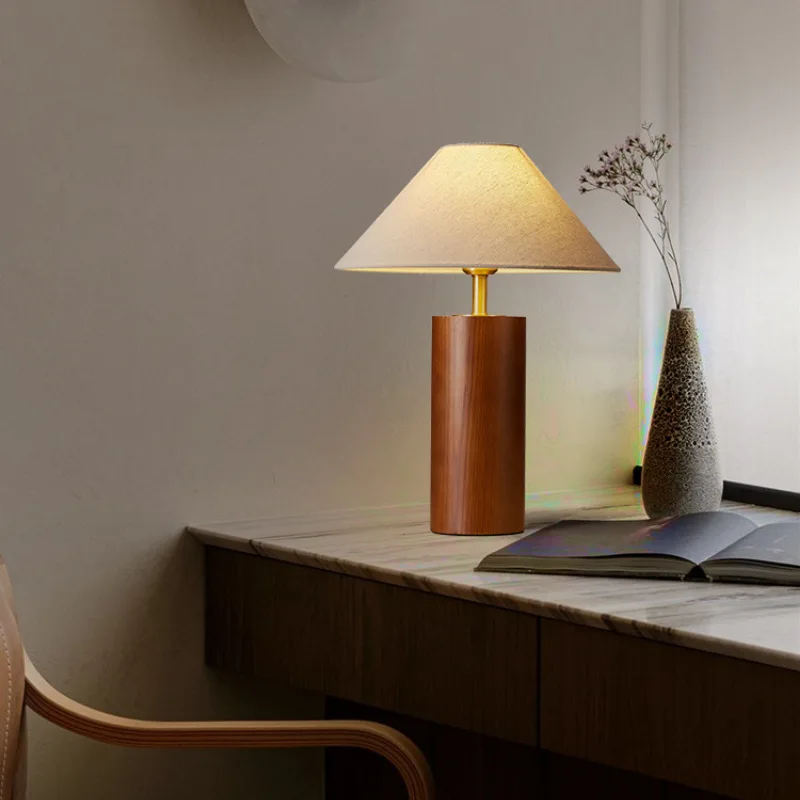 SANDYHA Japanese Retro Brass Solid Wood Table Lamp Designer Decorative Desk Light for Living Room Sofa Bedroom Bedside Indoor