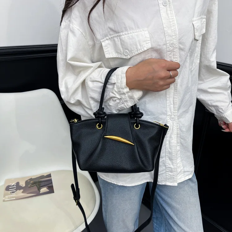 

2025 Autumn New Arrival Women's Underarm Bag - Multi-Way Crossbody/Shoulder/Handheld Purse, Stylish & Spacious Designer Bag