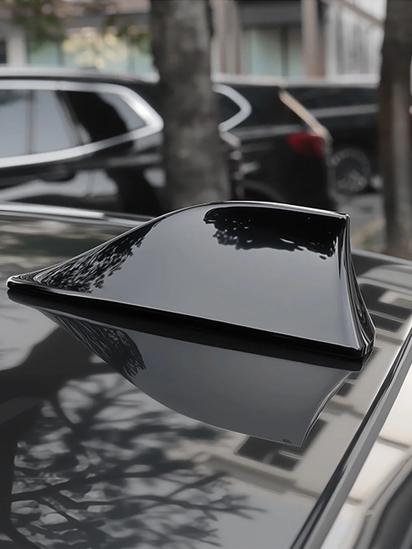 Self-Adhesive Shark Fin-Shaped Car Roof Antenna Bracket, Waterproof Car Radio Signal Decorative Fin Accessory, Suitable for All Types of Vehicles
