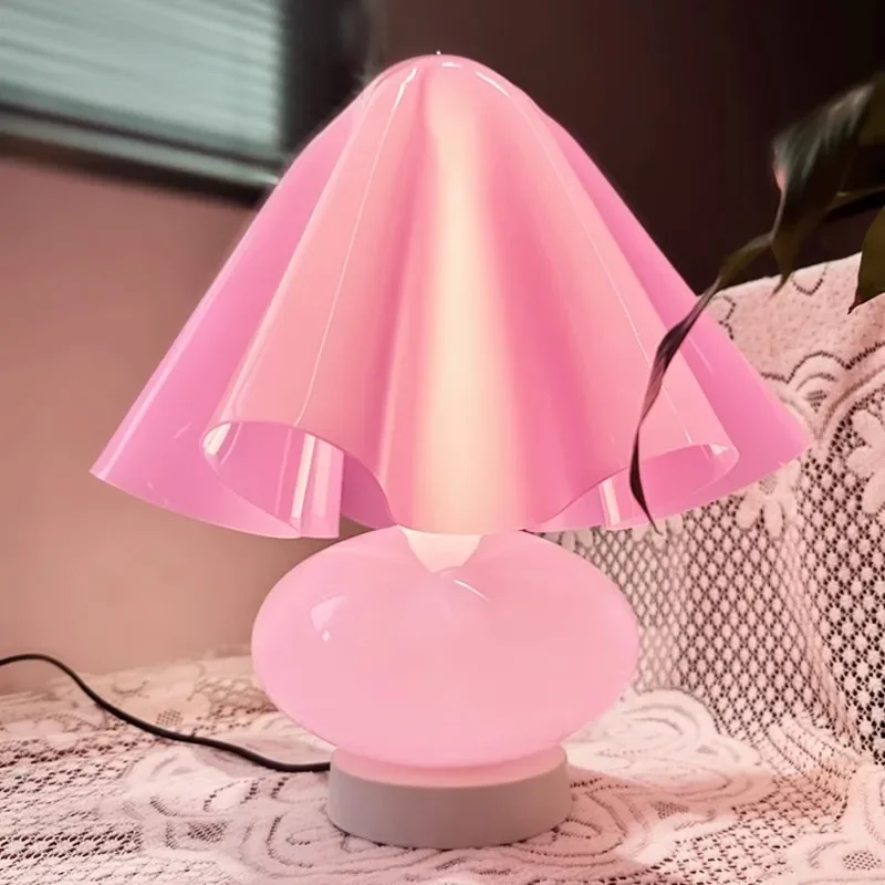 

Pink girl heart bedroom mushroom table lamp cute princess room creative bedside romantic atmosphere lighting fixture