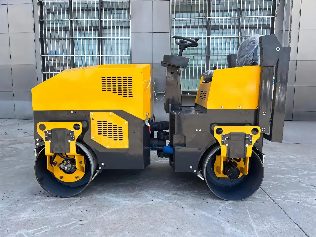 Mini Asphalt Compactor Machine Hydraulic Road Roller For Sidewalk Pavement Construction Projects