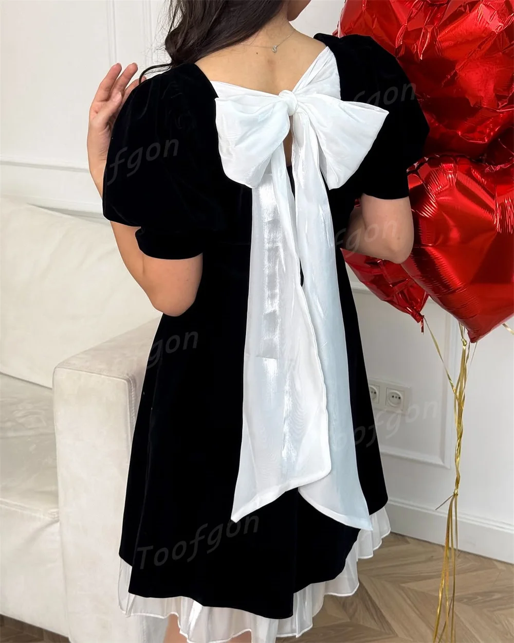 Toofgon ساحة سوداء قصيرة فساتين لحضور الحفلات الموسيقية المخملية قصيرة نفخة الأكمام فساتين السهرة الرسمية مخصصة النساء الزي فساتين الحفلات الراقصة