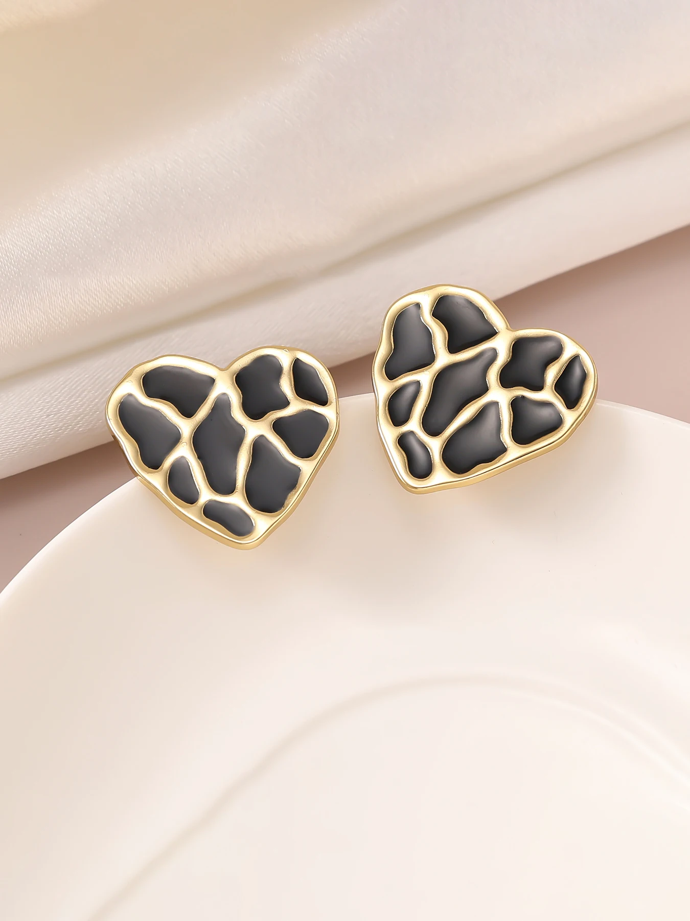 

Fashion Heart-Shaped Stud Earrings, New Stainless Steel Asymmetrical Design, Casual All Seasons Jewelry