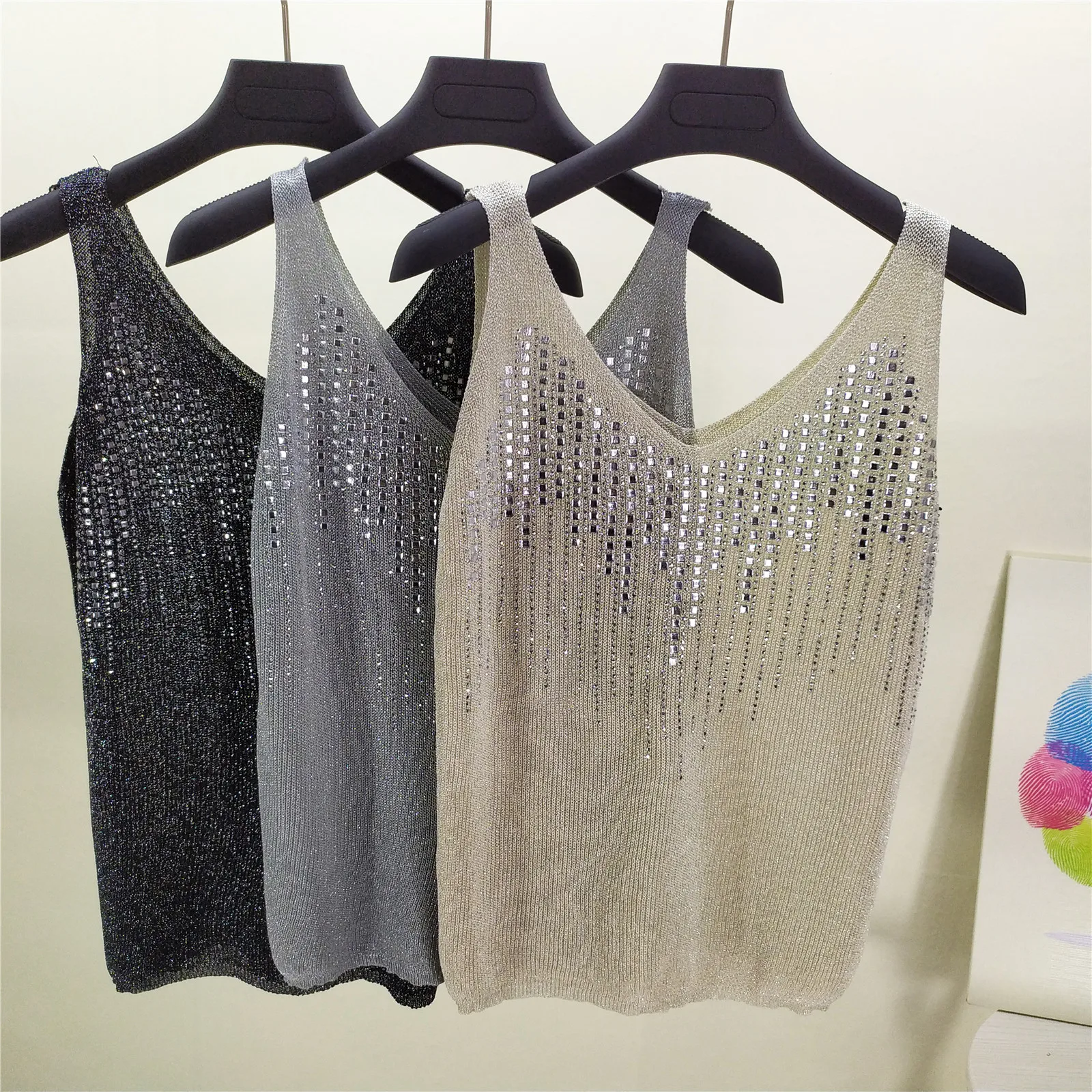 

Women's Summer Casual Loose Knitted V-Ne Tank Top Diamond Embedded Faion Inner Wear Strap Vest Faionable Sun Protection